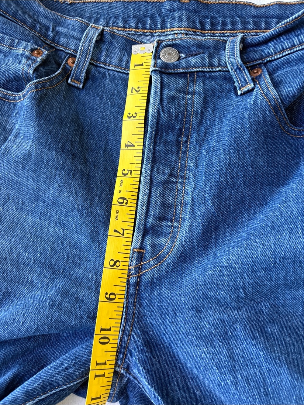 Levi's Women's 501 Original Fit Button Fly Med Wash Blue Denim Jeans W29/L32 - Picture 11 of 12